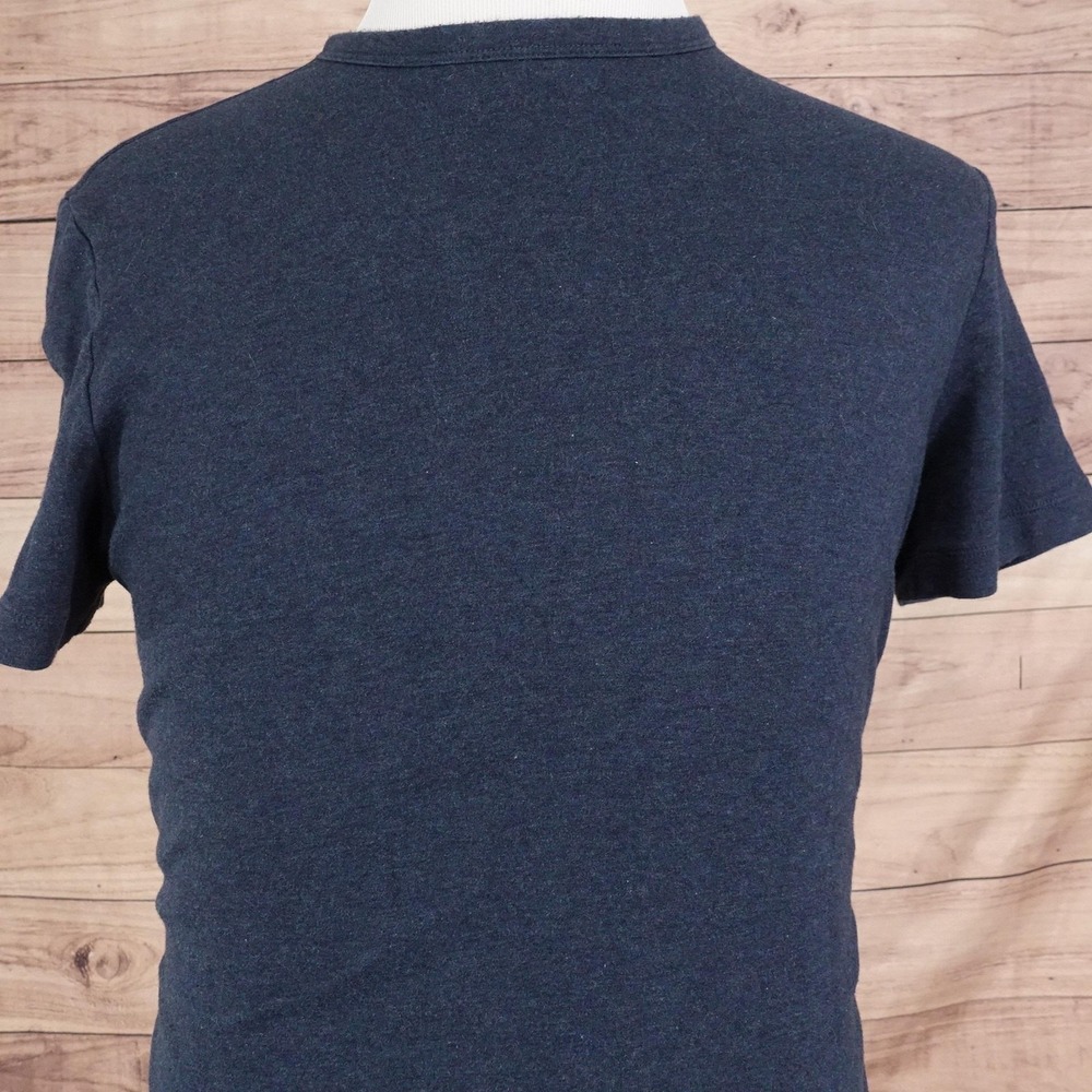 Banana Republic Shirt Mens Large Blue Luxury Touch Performance Tee Crewneck Soft